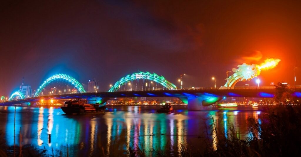 descubre-el-puente-del-dragon-da-nang-y-su-espectaculo-de-fuego