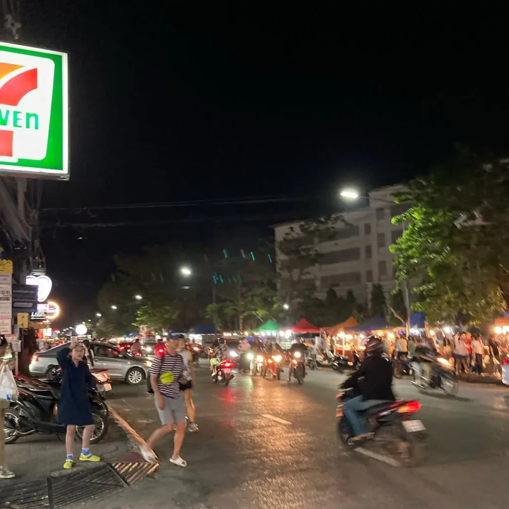 mercado lang mor chiang mai